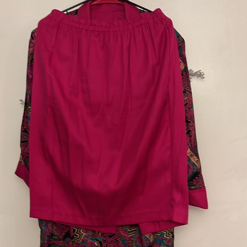 Skirt suit - Picture 9 of 10